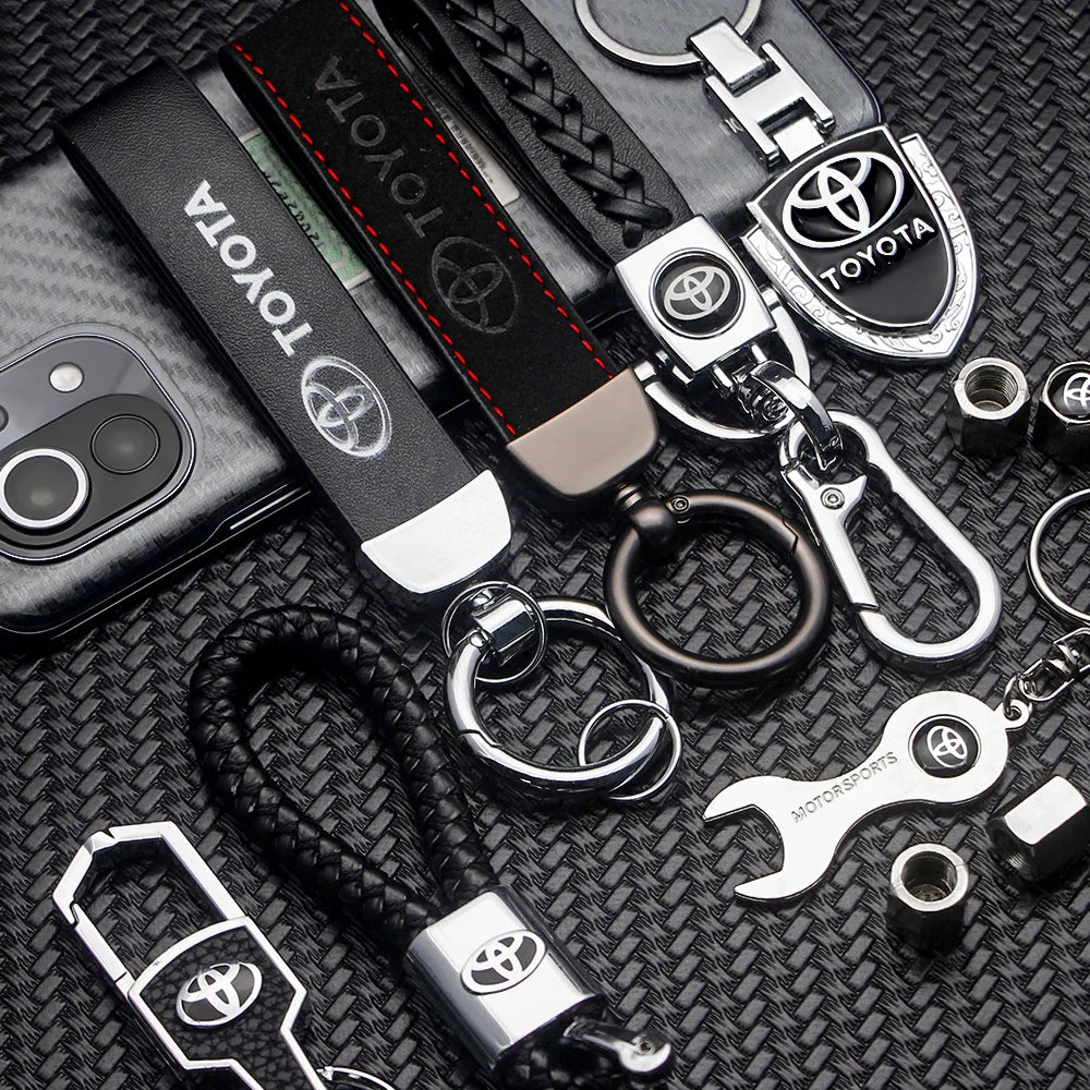 3D Metal+Leather Keychain Key Chain Ring Key Holder Auto Accessories For Toyota Corolla Camry Auris Chr Rav4 Yaris Prius Avensis